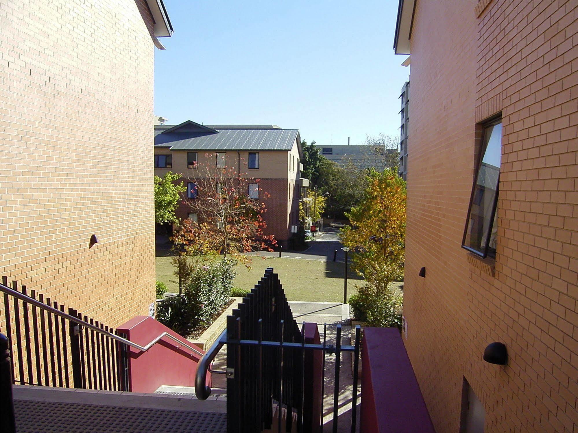 Sydney University Village Экстерьер фото